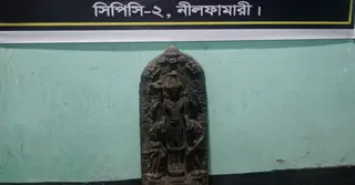 পঞ্চগড়ে ৮৭ লাখ মূল্যের কষ্টিপাথরের মূর্তি উদ্ধার, চোরাকারবারি গ্রেপ্তার